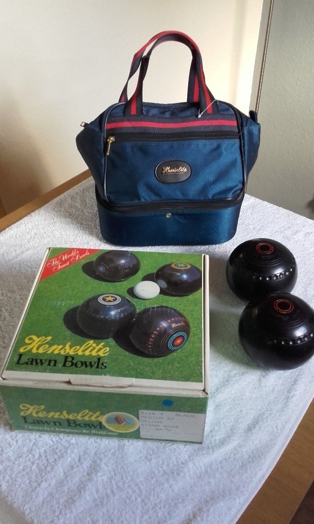 Henselite Lawn Bowls Size 4 Medium Weight Deluxe Supergrip BIBCF96 in box in Broughty Ferry