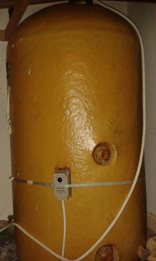 Copper hot water cylinder 117 litre. Indirect coil and electric immersion with thermostat in