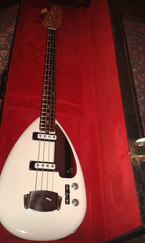 Vox Teardrop Mk IV bass with original Hard Case in Perth, Perth and