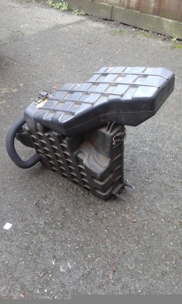 FORD KA MK1 1.3 PETROL AIR FILTER CLEANER HOUSING BOX in Wollaton