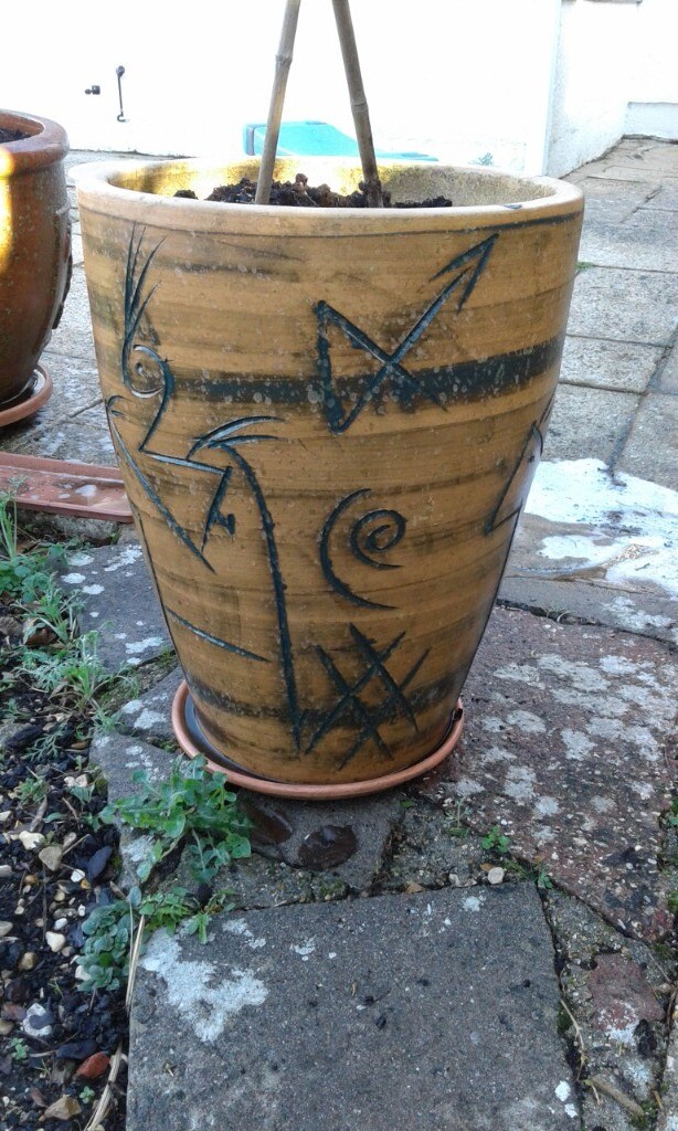 ATTRACTIVE LARGE GARDEN POT In Christchurch Dorset Gumtree