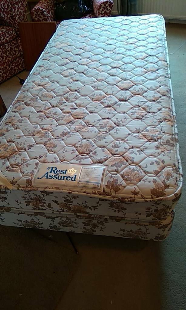 3 Foot Wide Quality Single Divan Bed on Wooden Legs with Castors plus