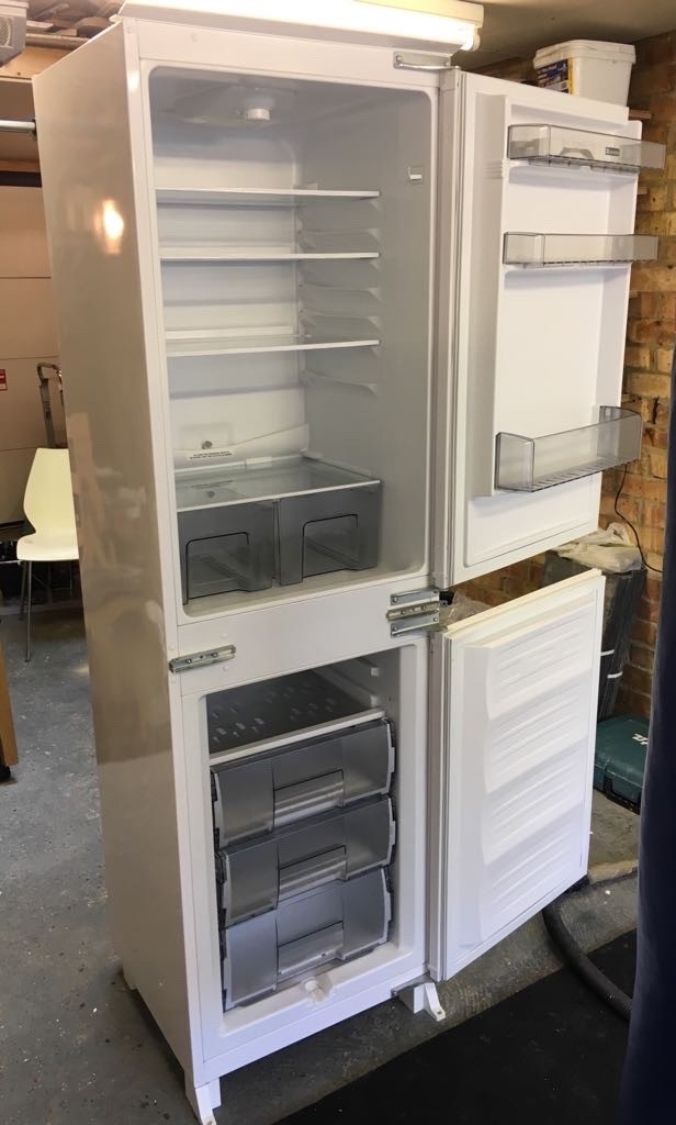 lamona 50 50 integrated frost free fridge freezer