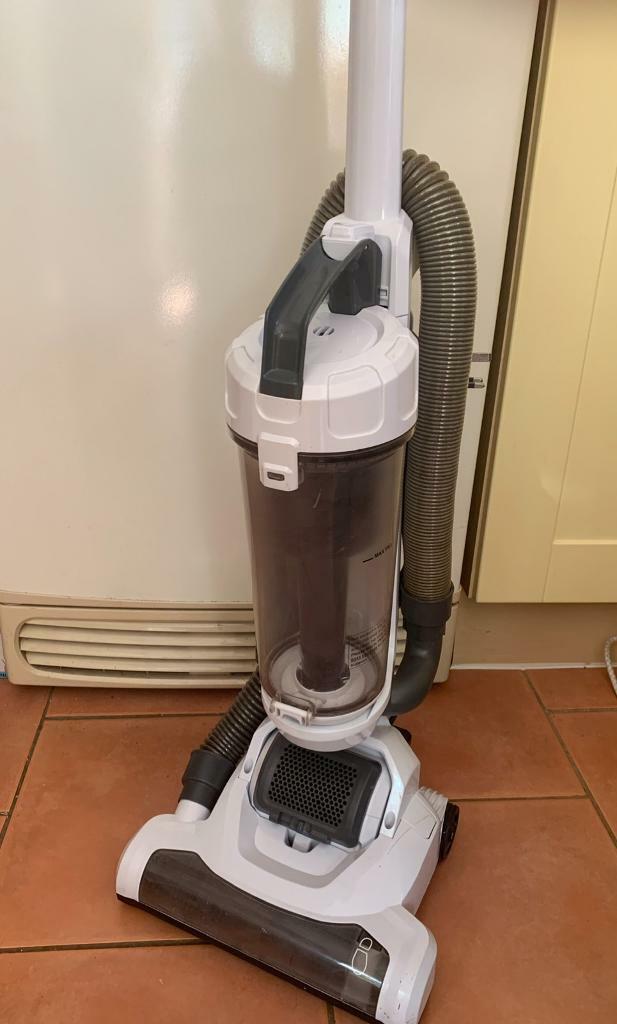 Argos own brand, 700w bagless vacuum cleaner , mint con, full working