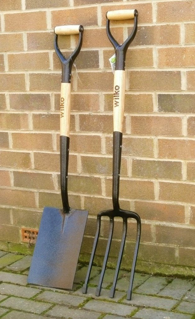 7 days ago BRAND NEW full size heavy duty Garden spade and folk RRP £30