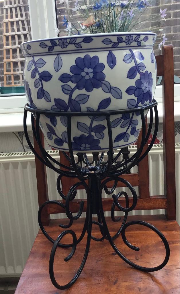 Vintage Ceramic jardiniere Plant Pot & Metal Stand in Shirehampton