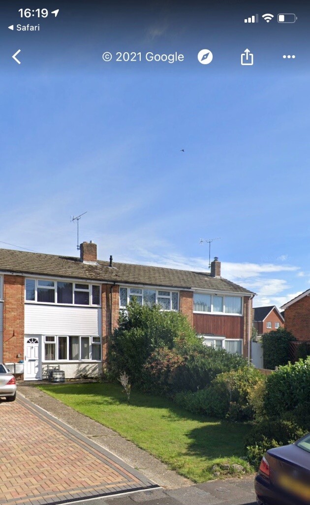 Two bed house within a Quiet area in chandlers Ford, Eastleigh. Looking