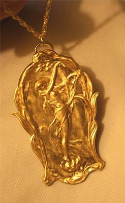Lovely Goldtn Art Nouveau Repro Goddess Maiden Holding Flowers Pendant Necklace