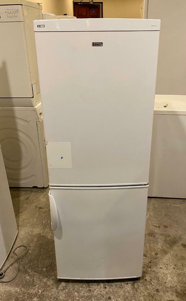 WHITE LEC NICE FRIDGE FREEZER WITH FREE DELIVERY in Leytonstone