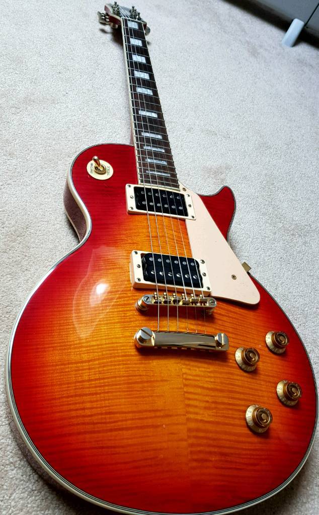 Epiphone Les Paul Custom with Gibson Paf & Seymour Duncan pickups lovely!! in Hemlington