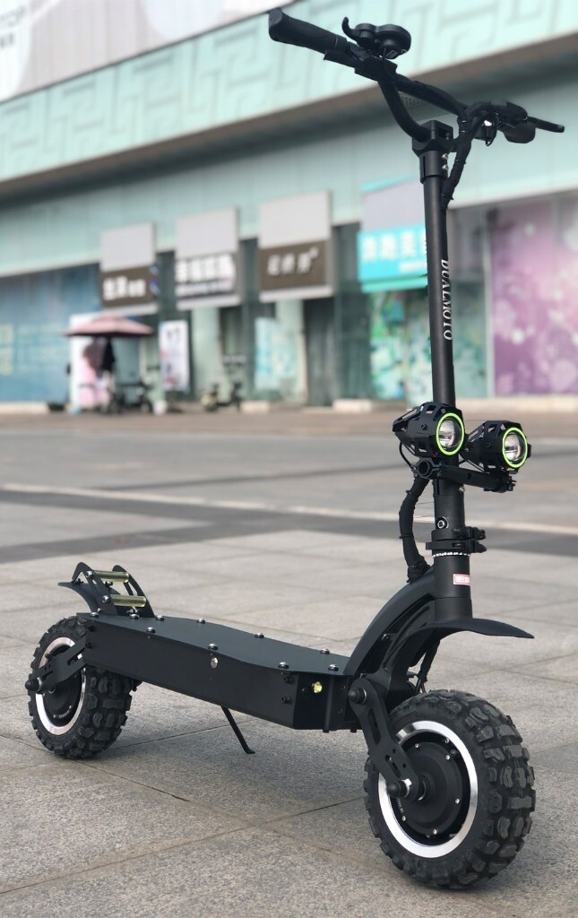 Electric scooter 5600 watt 60 mph ex demo by SWP. | in Crowthorne
