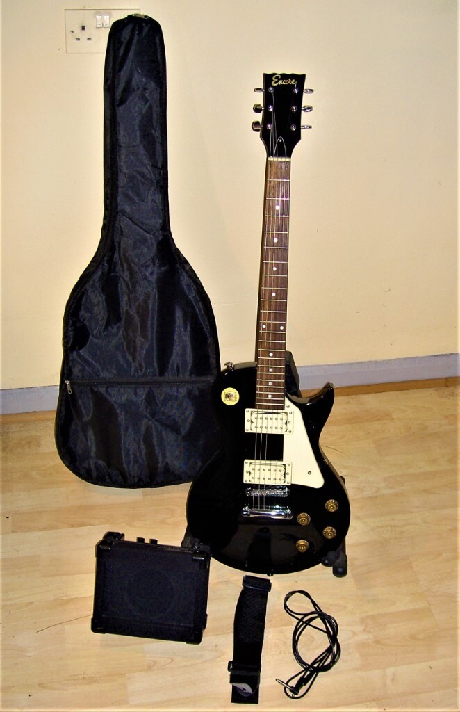 ELECTRIC GUITAR ENCORE BLACK LES PAUL PLUS PRACTICE AMP IN GREAT