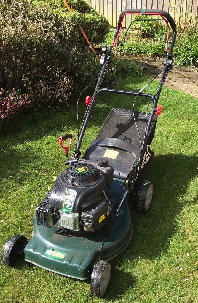 Lawn mower 20” petrol with quad cutting blade. in Moseley, West