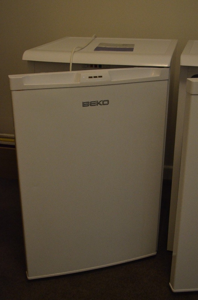 Beko Upright Freezer 3 6 Cu Ft 102 Litre White Undercounter Za630