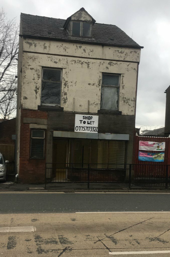 SHOP FOR RENT MAIN ROAD GLODWICK OLDHAM OL4 1AH in Oldham, Manchester
