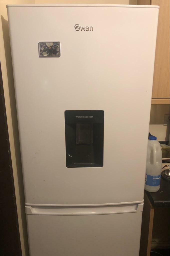 £150! SWAN double door fridge freezer with water dispenser (white) in