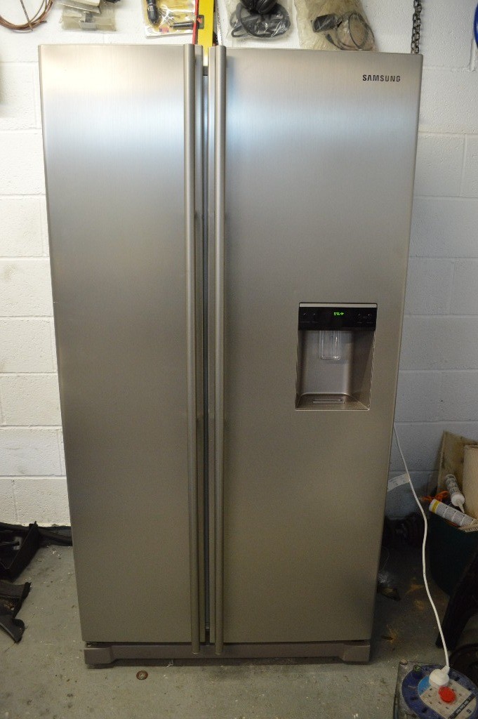 SAMSUNG AMERICAN STYLE FRIDGE FREEZER. (no plumbing needed) in