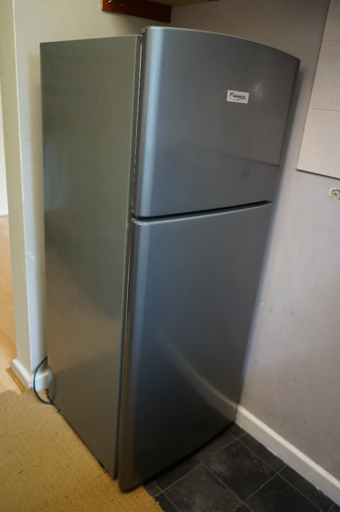 Fridgemaster MTM48120S A+ Silver Fridge Freezer 80/20 Free Standing 48cm width in Peterborough