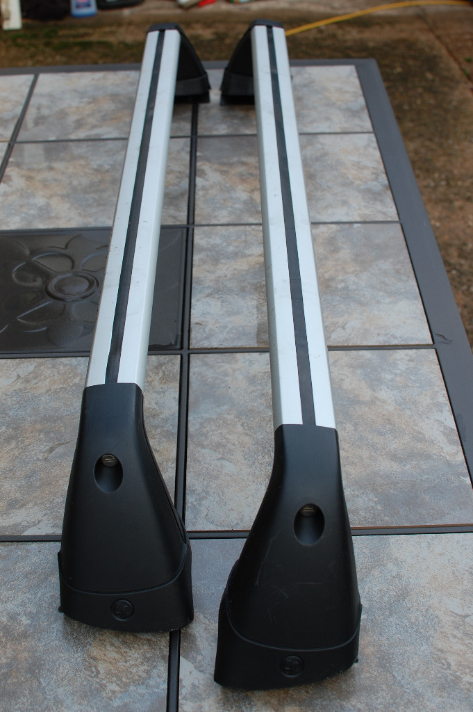 Vauxhall Insignia Hatchback Roof Bars (Genuine) in Doncaster, South