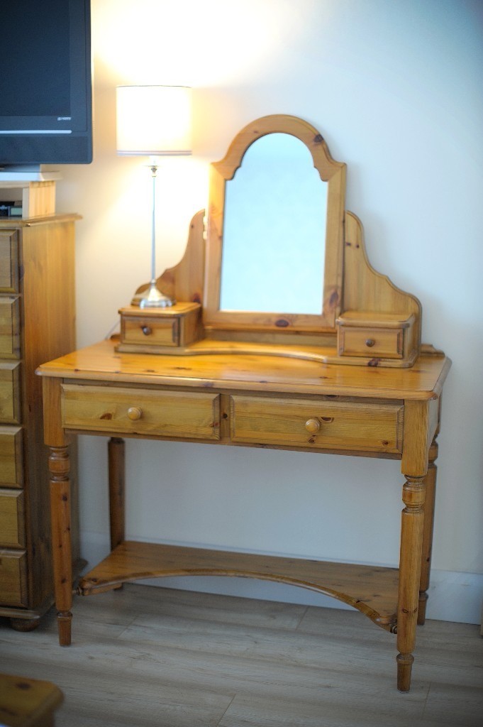 Ducal Pine Dressing Table in Immaculate Condition Furniture Solid