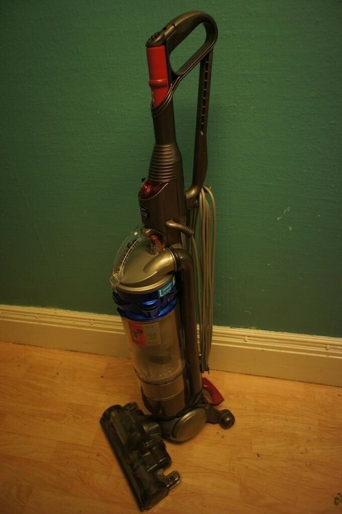 DYSON DC 18 SLIM UPRIGHT vacuum cleaner in Lossiemouth, Moray Gumtree