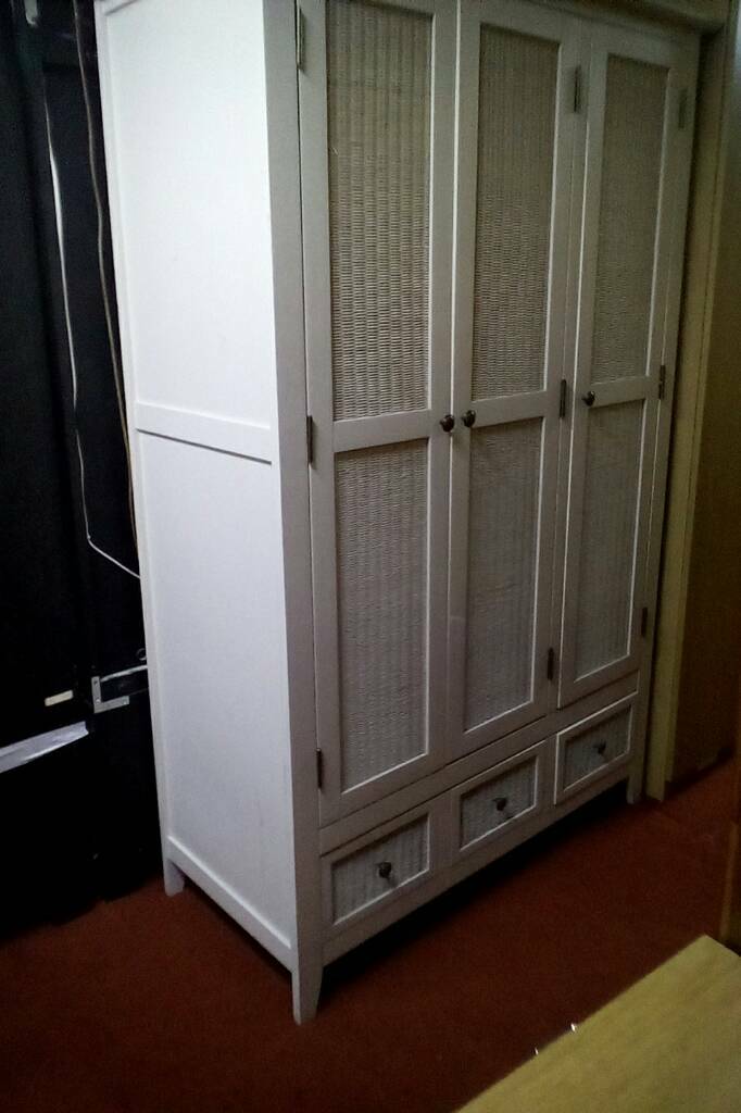 Beige Rattan Triple Run Wardrobe Tclri 34623 In Barking London