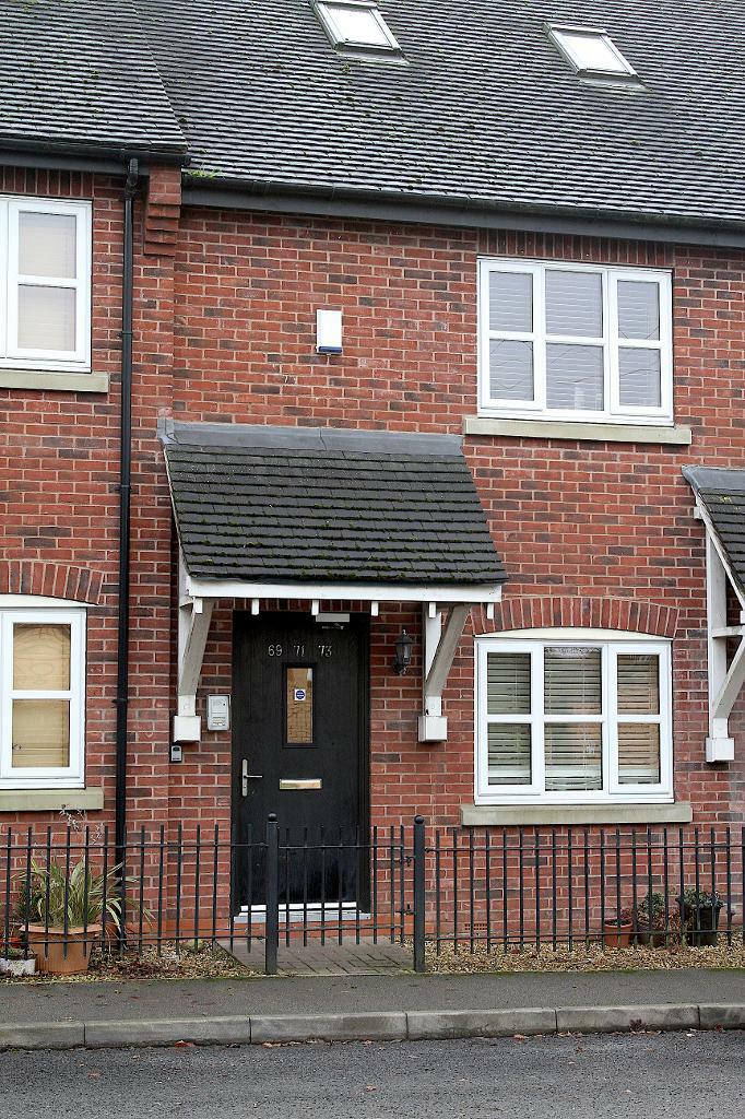 2 bedroom flat in Nantwich Road Audley, StokeonTrent, ST7 in Stoke