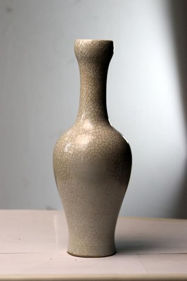 Antique Chinese porcelain  Vase Kangxi Crackle Ge GU Guan