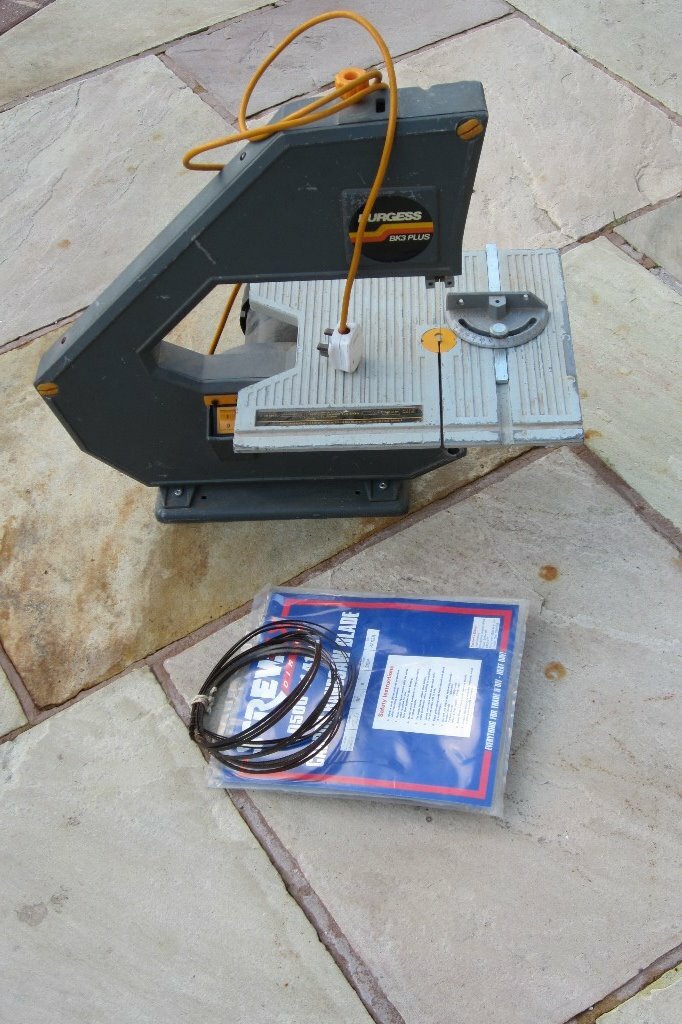 Burgess BK3 PLUS Band Saw with fence, 5 spare blades and accessories