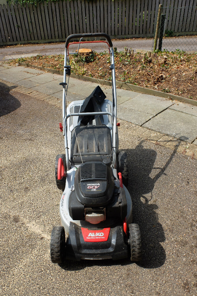 Alko 4610 18inch selfpropelled petrol lawnmower with Honda engine