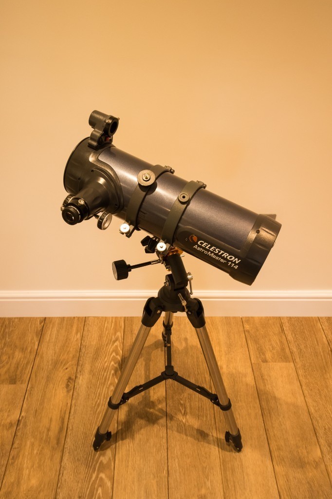 Celestron Astromaster 114EQ Reflector Telescope (Excellent Condition