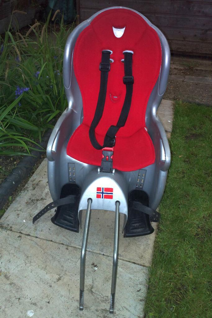 Hamax Smiley rear-mounted bike child seat with attachment | in Acton ...