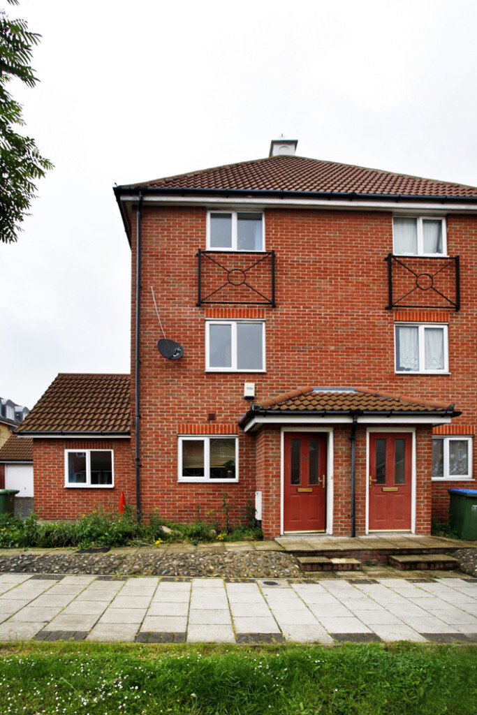 5 Bedroom House For Rent In Thamesmead Area Se28 0lj In South East London London Gumtree