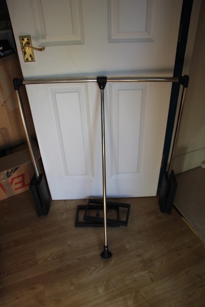 Lift Pull Down Wardrobe Rail Clothes Hanger That Pulls Down 12kg