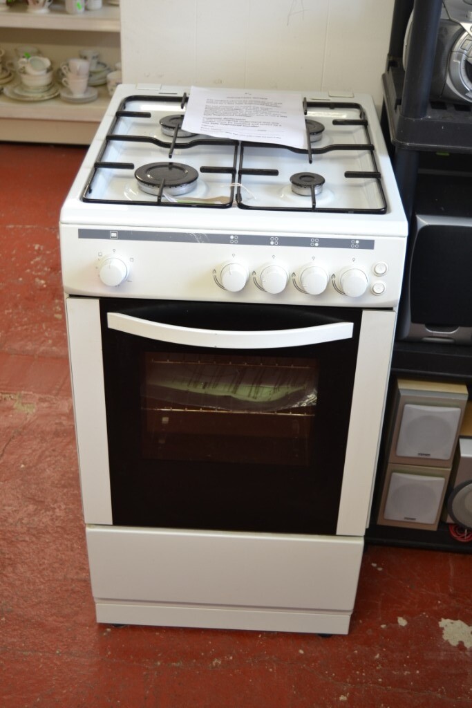 Curry's Essentials Narrow Gas Cooker GT 215 in Sheffield, South