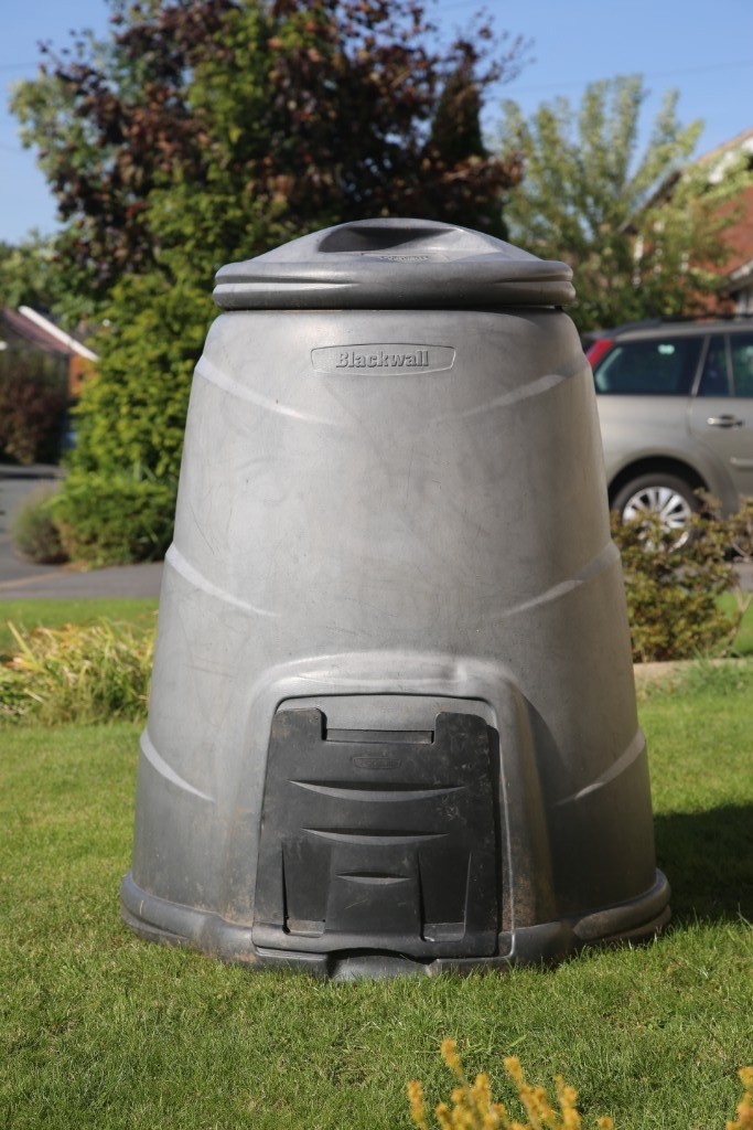 FREE Blackwall 330 L Black Compost Bin in Kenilworth, Warwickshire Gumtree