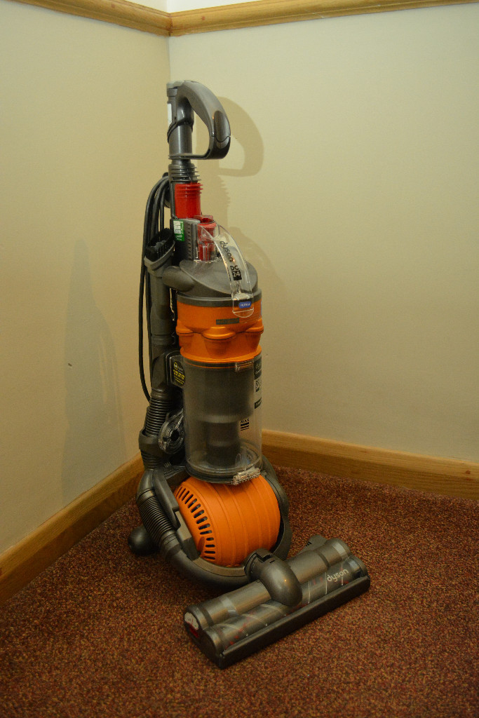 dyson dc24 weight