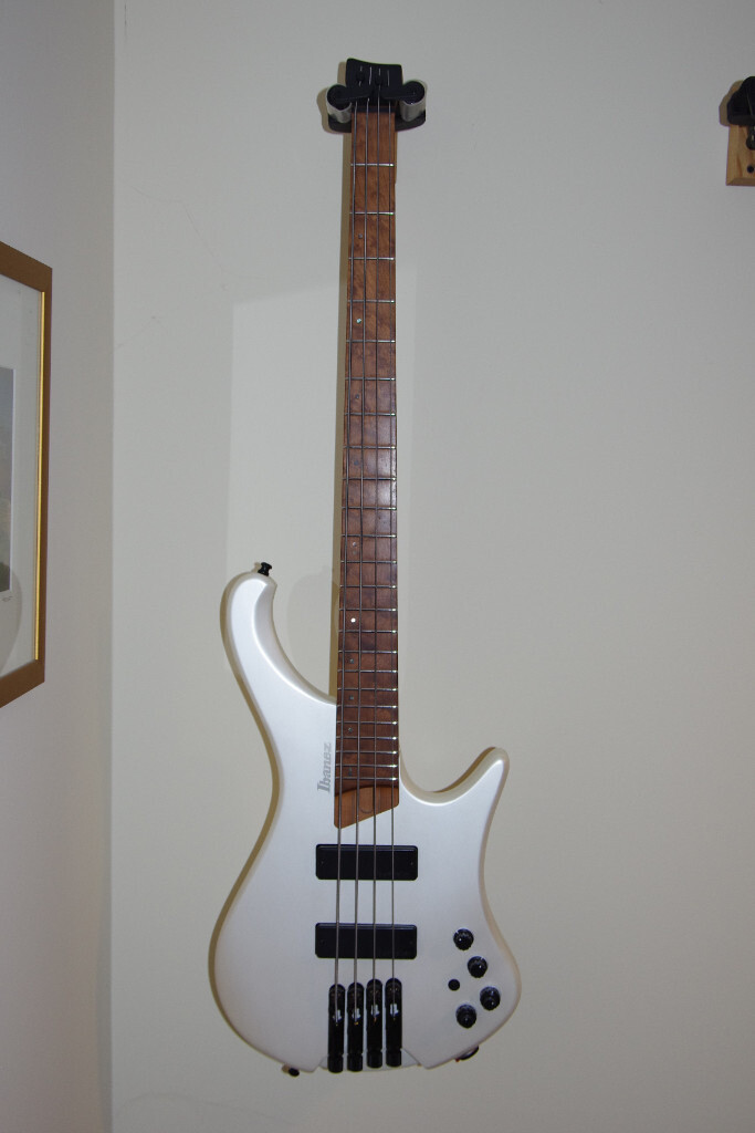 Ibanez EHB1000 headless bass guitar in Haverhill, Suffolk Gumtree