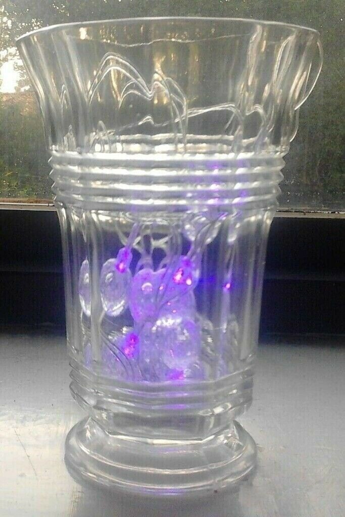 Art Deco Style Retro Vintage Style Clear Glass Vase With 8 Purple