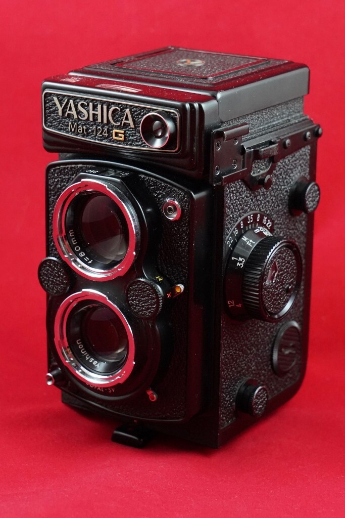 BEAUTIFUL Yashica MAT 124G Medium Format TLR Camera film twin