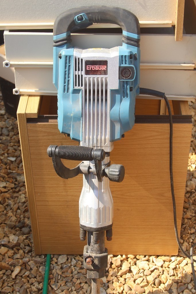 Erbauer ERB567DRH 22.3kg Hex Shank concrete Breaker 240V in Reading