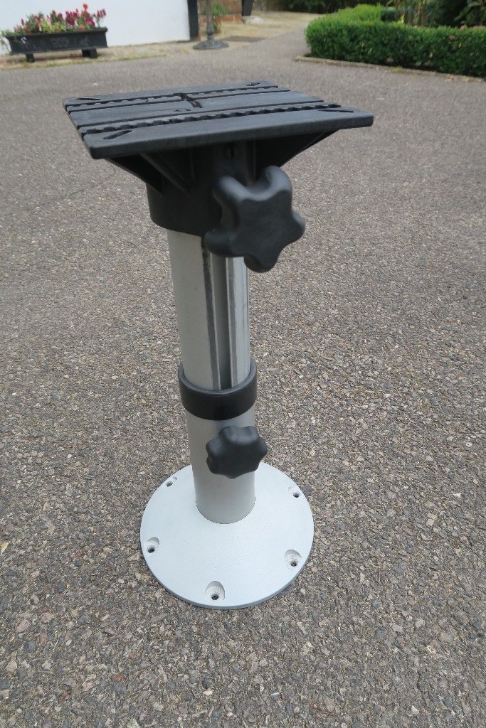 Boat Seat Pedestal in excellent condition in Lymington, Hampshire
