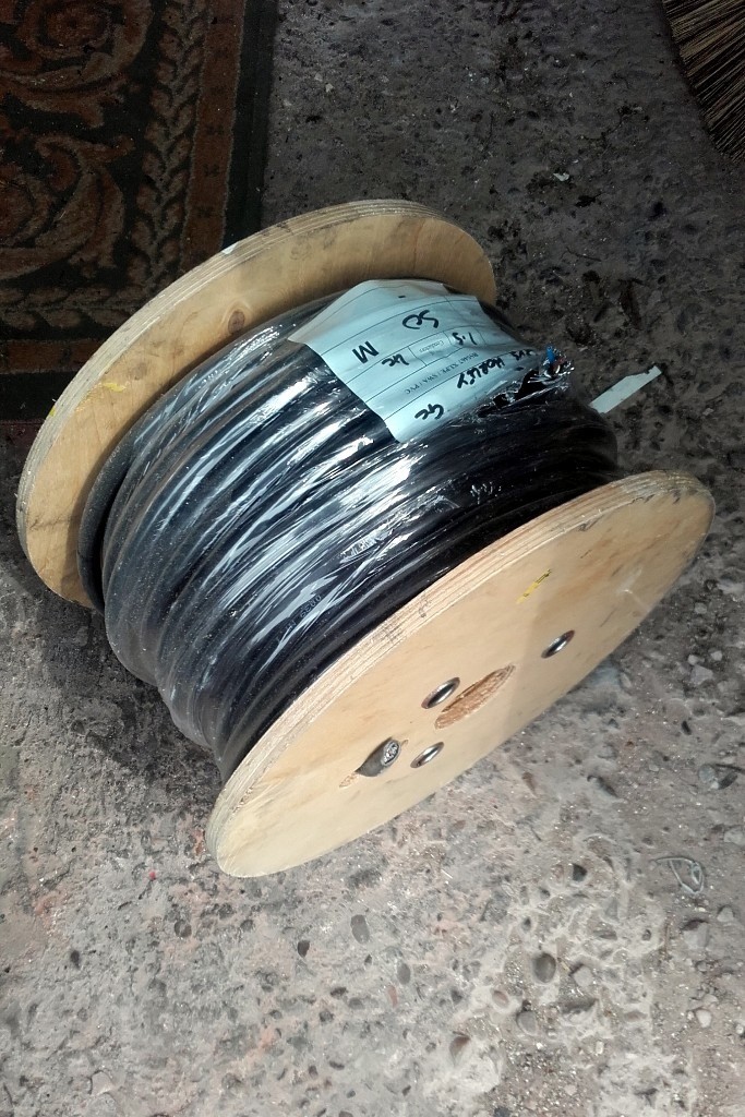 outdoor electrical cable 50m reel. 4core 1.5mm, steel wire armoured