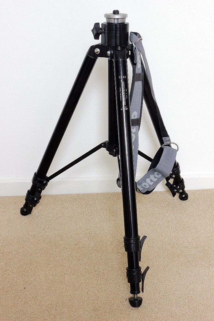 Manfrotto 074B heavy duty professional photographic tripod with