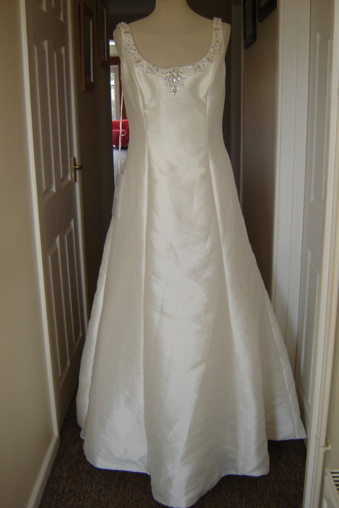 NEW AND PRELOVED WEDDING DRESSES BUSINESS CLOSED £50 EACH DRESS SALE SALE in Norwich, Norfolk