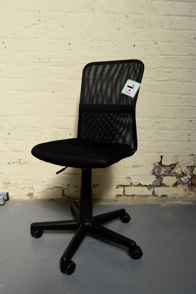 Joblot Black Office Swivel Chair With Wheels End Of Line