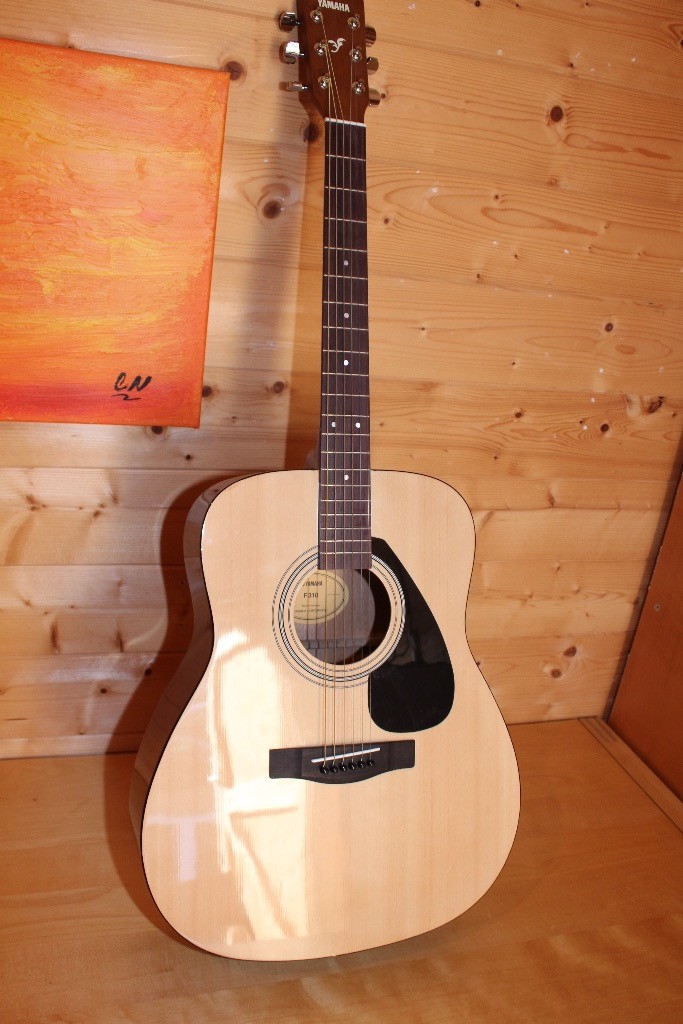 Yamaha F310 acoustic guitar in Falkirk Gumtree