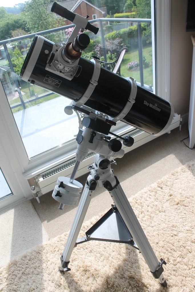 Sky Watcher 750mm Telescope, NEQ3pro Motorised Mount, SynScan Handset