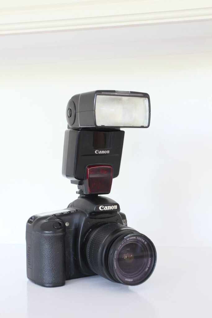 Canon EOS 20D semi pro kit including speedlite 550 flash in