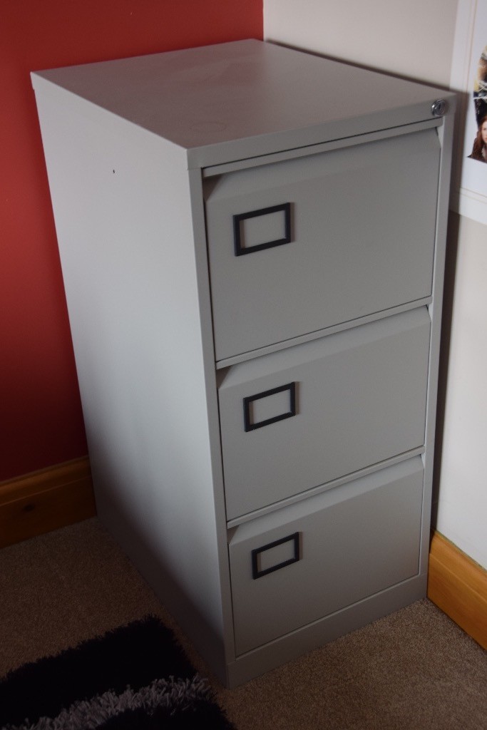 Bisley light grey metal 3drawer filing in Sheffield, South